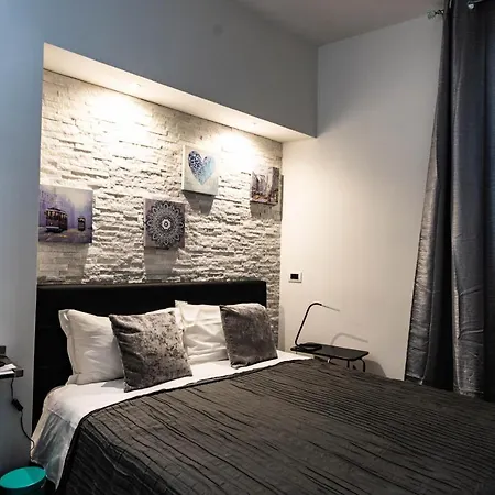 Trevi & Pantheon Design Rooms-2